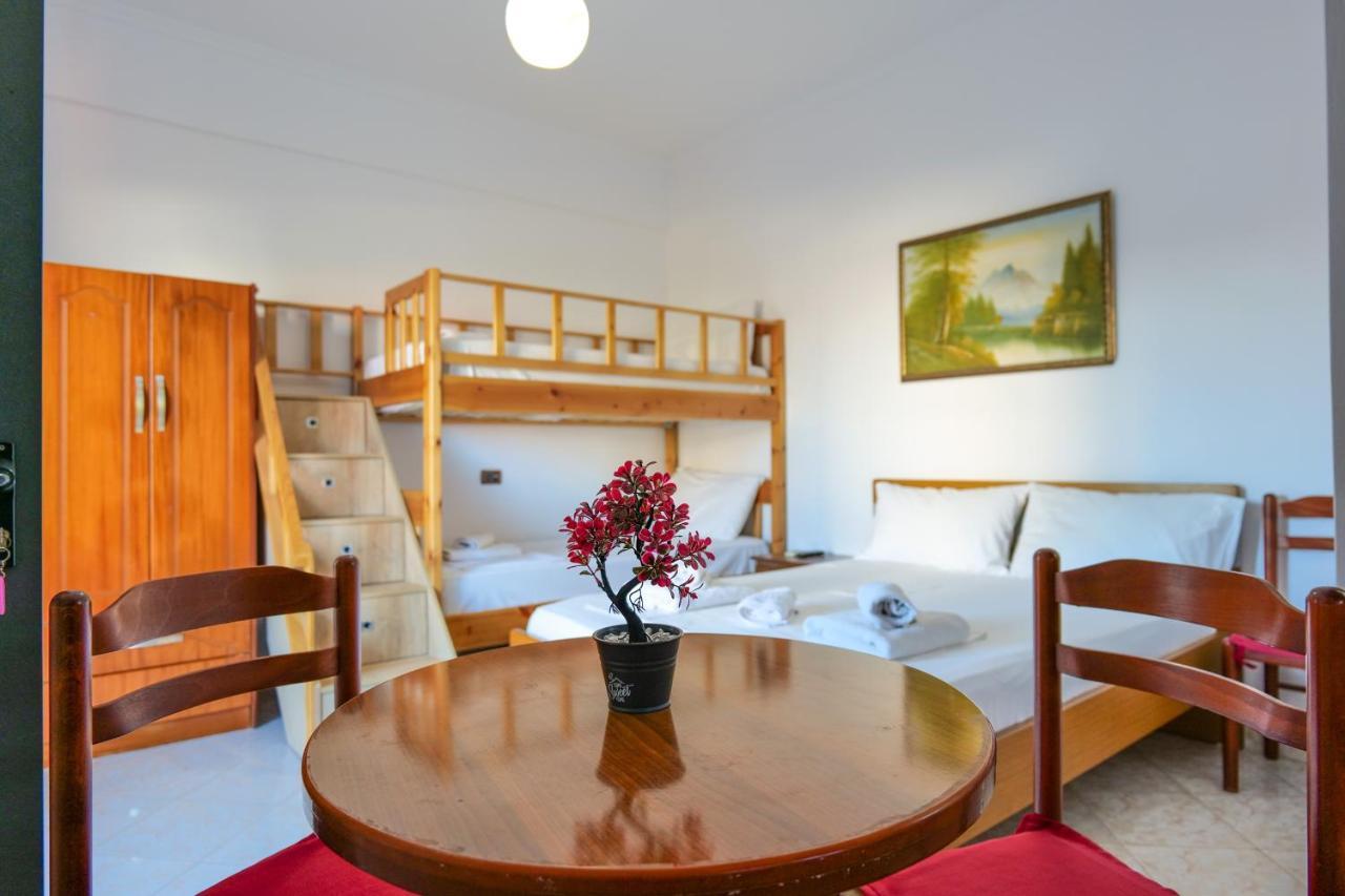 Guest House Gerard Ksamil Eksteriør bilde
